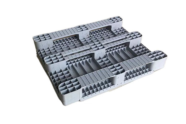 Injection molded pallet, plastic pallet, plastic pallet processing